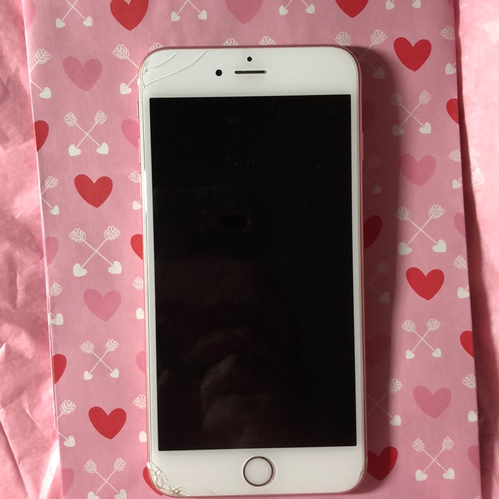 SOLD APPLE🍎 iPHONE 6s plus(32GB)-SOLD. SOLD